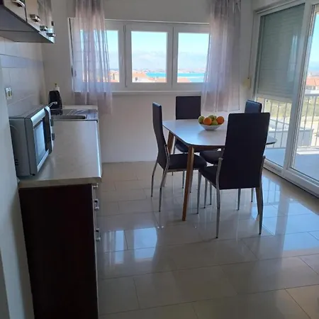 Apartman Arcadia Near Beach Nin