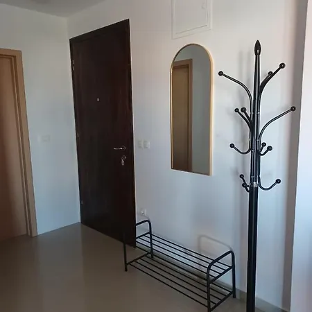Apartman Arcadia Near Beach Nin